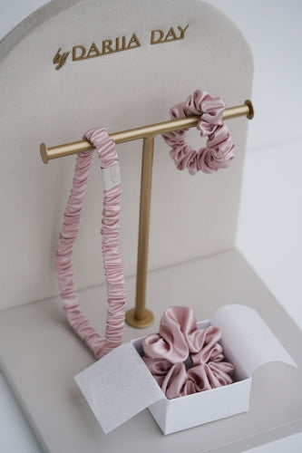 By Dariia Day Headband + Scrunchie Set - Blush Pink –